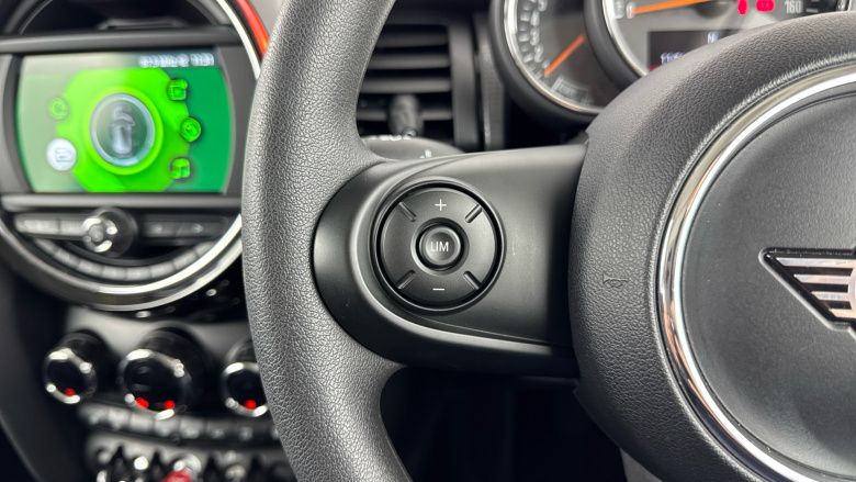 MINI Hatchback 1.5 Cooper Classic II 3dr [Comfort Pack] Petrol Hatchback